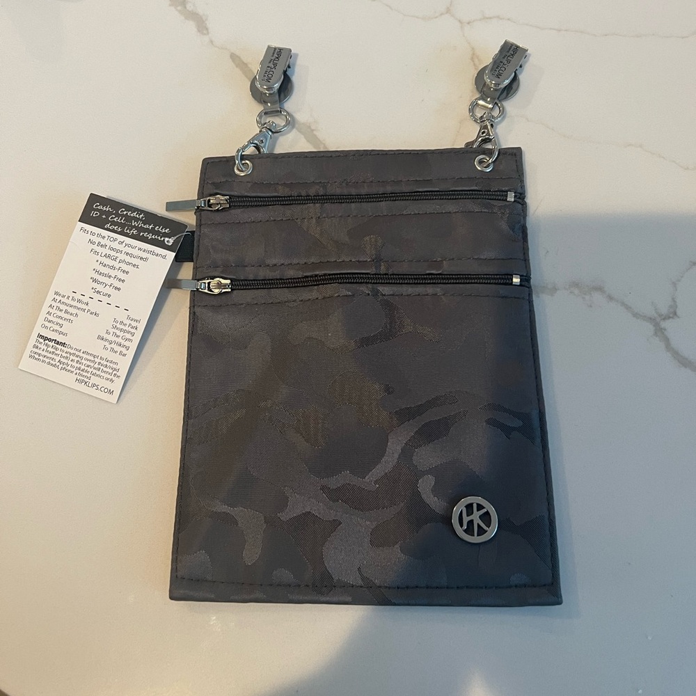 NWT Camouflage Hip Klip